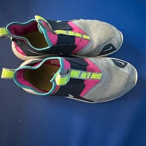 Girls Nike Flex Runner Slip On Running Shoes navy, pink and grey size 5
#Girlsni
